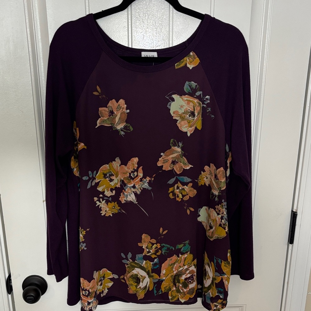 Le Lis Purple Floral Women's Blouse